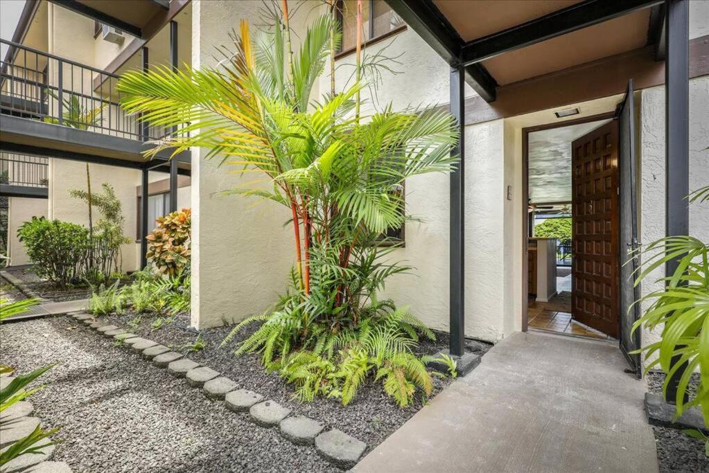 Beautiful 2/2 Condo In Kailua Kona. Ocean View! Exterior photo