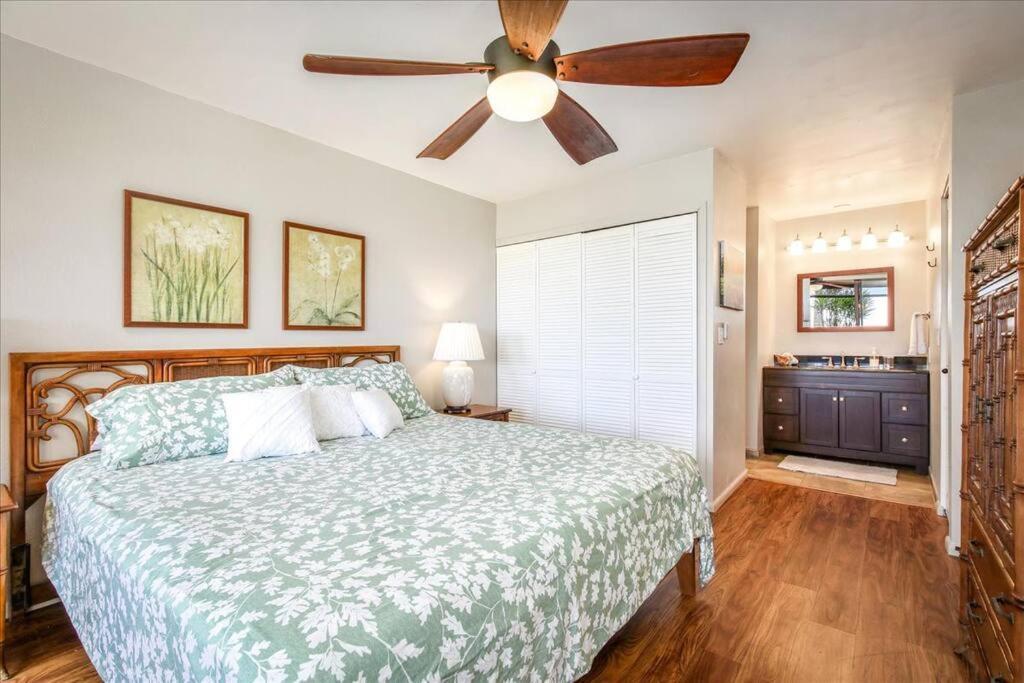 Beautiful 2/2 Condo In Kailua Kona. Ocean View! Exterior photo