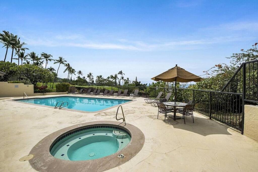 Beautiful 2/2 Condo In Kailua Kona. Ocean View! Exterior photo