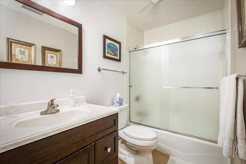 Beautiful 2/2 Condo In Kailua Kona. Ocean View! Exterior photo