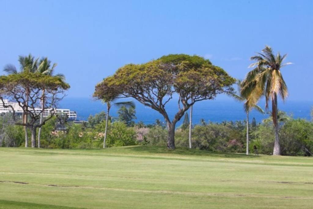 Beautiful 2/2 Condo In Kailua Kona. Ocean View! Exterior photo